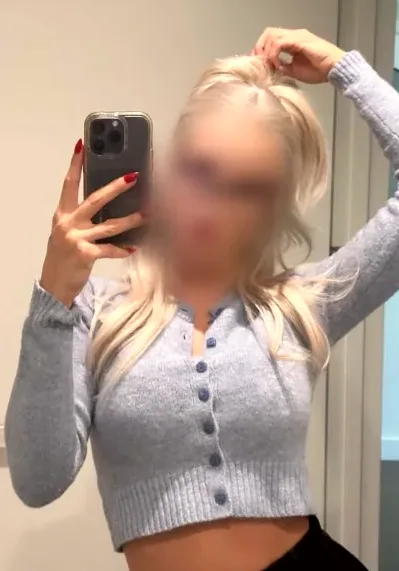 Aleyna, 25