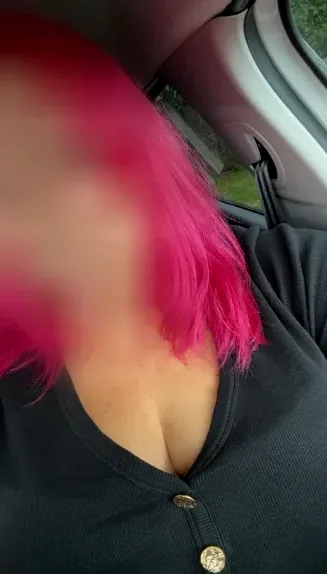 Anna, 37