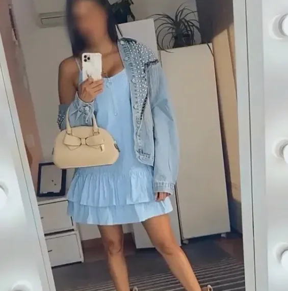 Jacqueline, 40