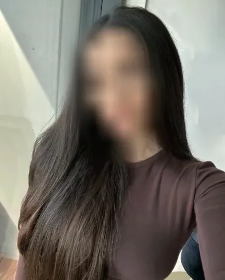Leonie, 24
