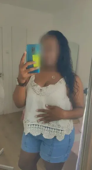 Lilly, 34