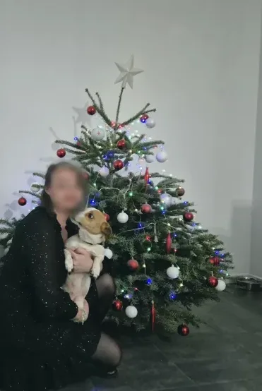 Manuela, 38