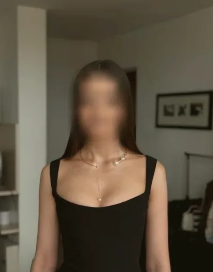 Nadja, 38