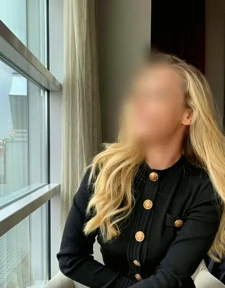 Nina, 34