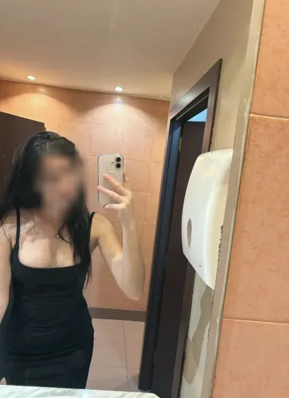 Viktoria, 18