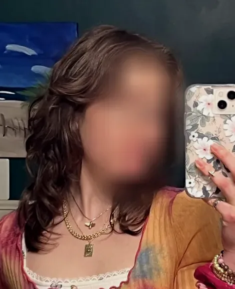 Esra, 20