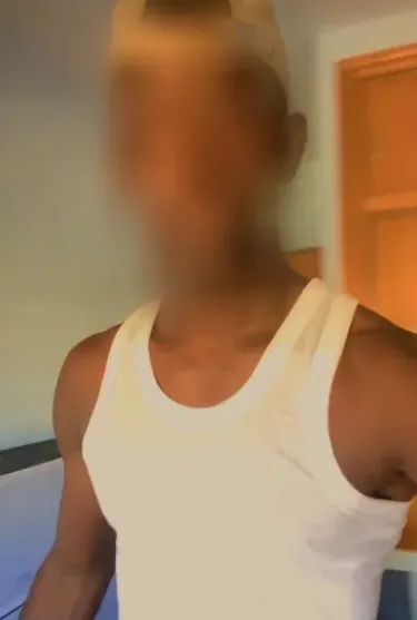 Luisa, 22